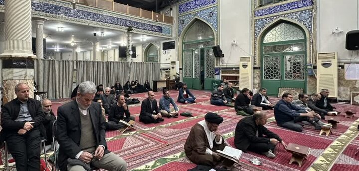 تصاویر/ مناجات خوانی شب های ماه رمضان در مسجد ولیعصر(عج)