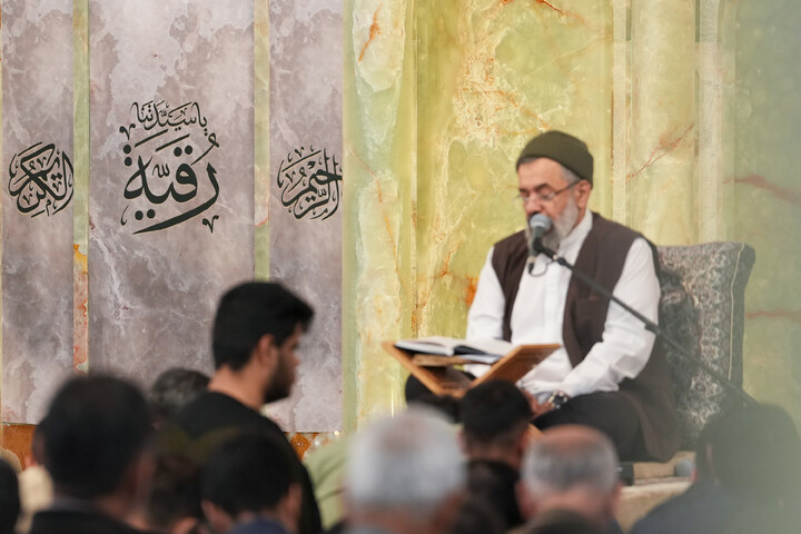 تصاویر/  مناجات خوانی محمود کریمی در حرم مطهر رضوی