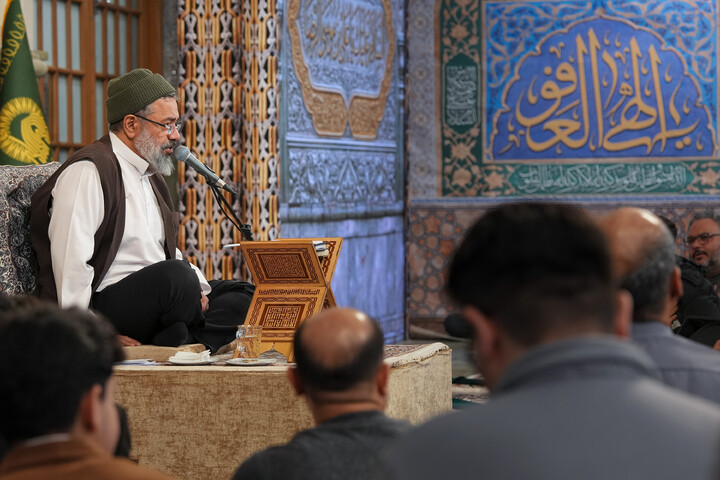 تصاویر/  مناجات خوانی محمود کریمی در حرم مطهر رضوی