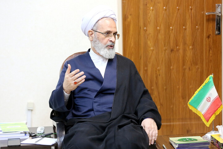 تصاویر/ دیدار اعضای شورای اتاق اصناف و اتحادیه ها قم با آیت الله اعرافی