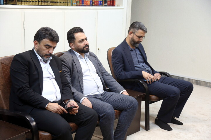 تصاویر/ دیدار اعضای شورای اتاق اصناف و اتحادیه ها قم با آیت الله اعرافی