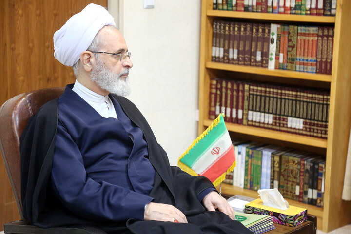 تصاویر/ دیدار اعضای شورای اتاق اصناف و اتحادیه ها قم با آیت الله اعرافی