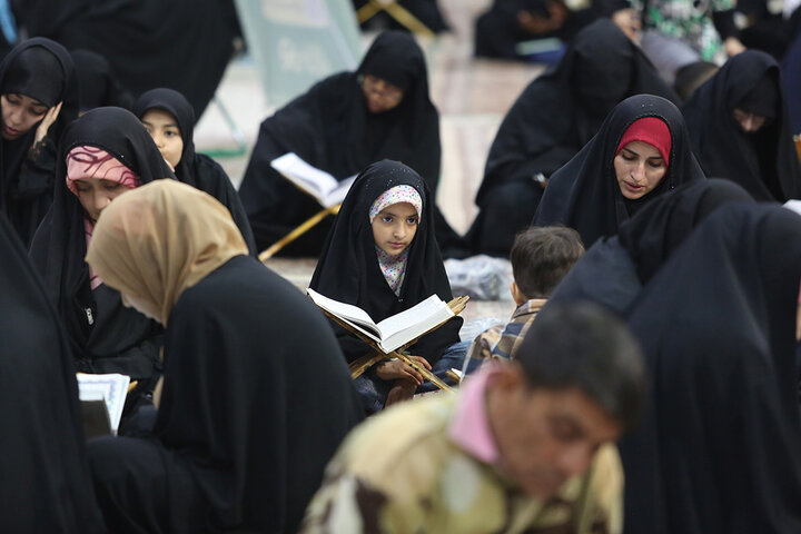 برگزاری آیین ترتیل‌خوانی خانوادگی در حرم مطهر بانوی کرامت