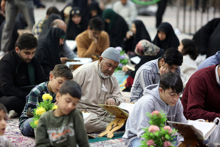 برگزاری آیین ترتیل‌خوانی خانوادگی در حرم مطهر بانوی کرامت