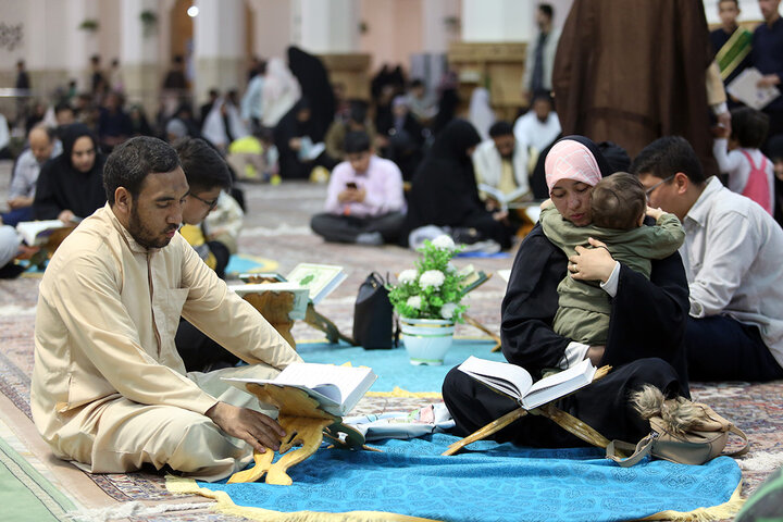 برگزاری آیین ترتیل‌خوانی خانوادگی در حرم مطهر بانوی کرامت