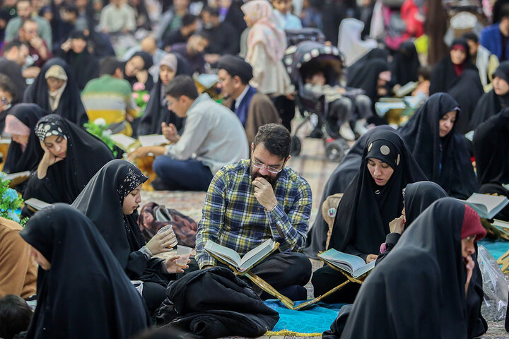 برگزاری آیین ترتیل‌خوانی خانوادگی در حرم مطهر بانوی کرامت