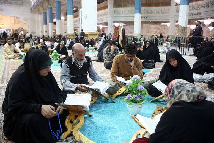 برگزاری آیین ترتیل‌خوانی خانوادگی در حرم مطهر بانوی کرامت
