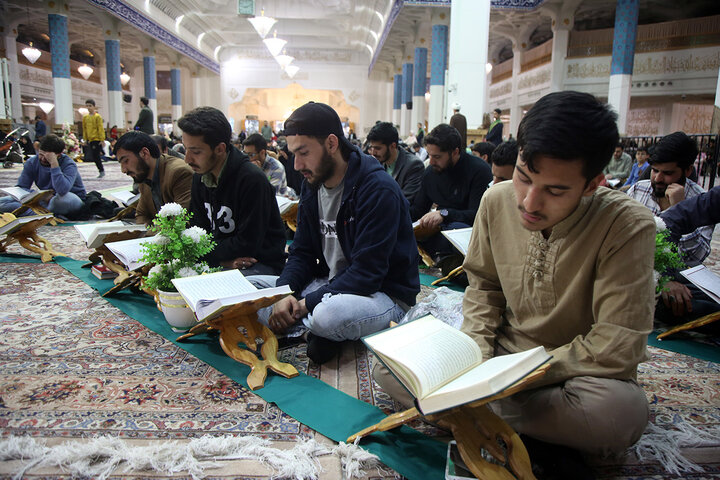 برگزاری آیین ترتیل‌خوانی خانوادگی در حرم مطهر بانوی کرامت