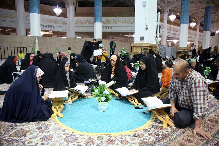 برگزاری آیین ترتیل‌خوانی خانوادگی در حرم مطهر بانوی کرامت