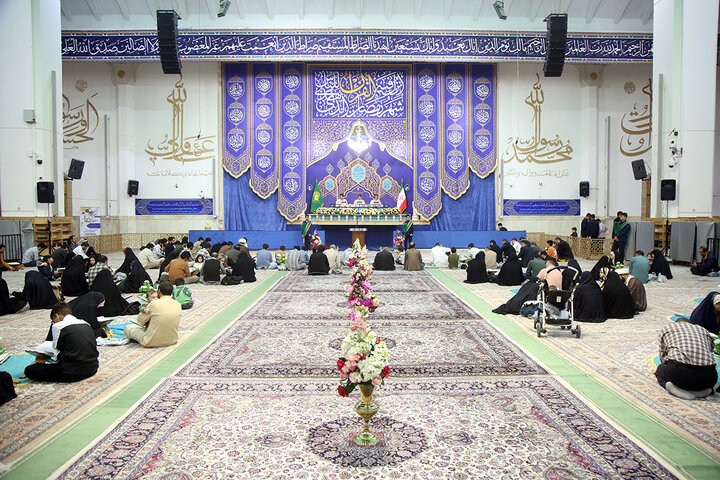 برگزاری آیین ترتیل‌خوانی خانوادگی در حرم مطهر بانوی کرامت