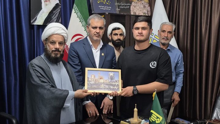 تصاویر/ تجلیل از خادمان رضوی بخش دلوار