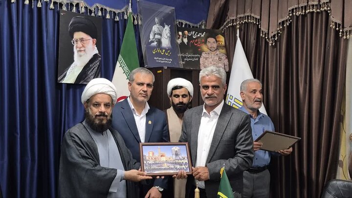 تصاویر/ تجلیل از خادمان رضوی بخش دلوار