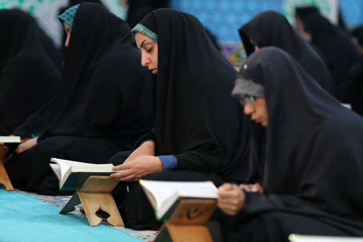 تصاویر/ آیین ترتیل خوانی قرآن کریم در امامزاده سید جعفر(ع) محمد استان یزد