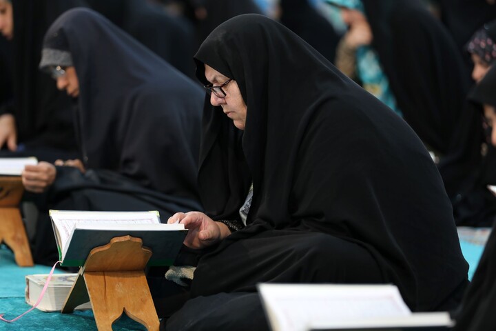 تصاویر/ آیین ترتیل خوانی قرآن کریم در امامزاده سید جعفر(ع) محمد استان یزد