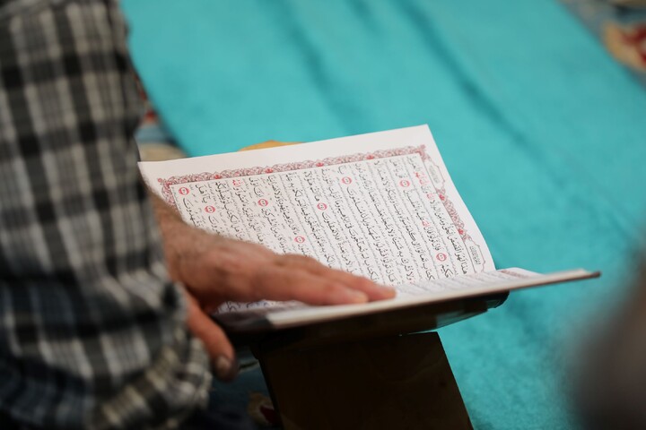 تصاویر/ آیین ترتیل خوانی قرآن کریم در امامزاده سید جعفر(ع) محمد استان یزد