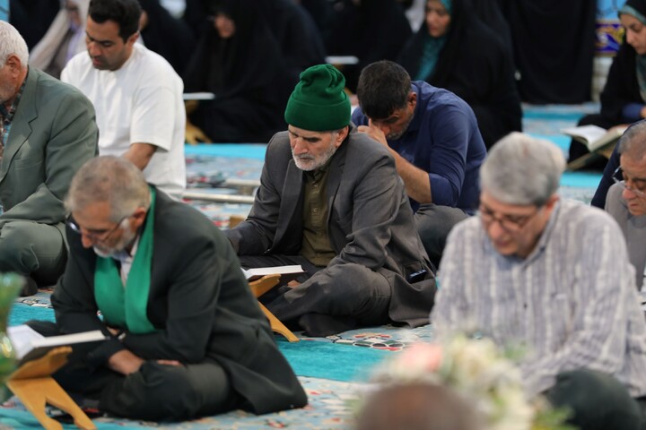 تصاویر/ آیین ترتیل خوانی قرآن کریم در امامزاده سید جعفر(ع) محمد استان یزد