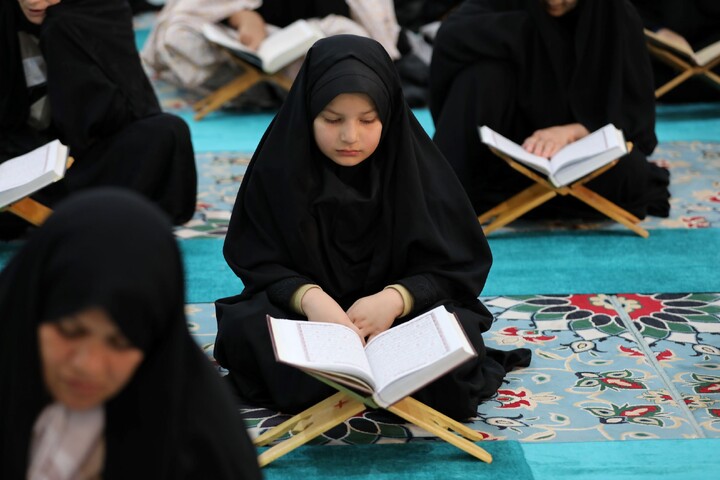 تصاویر/ آیین ترتیل خوانی قرآن کریم در امامزاده سید جعفر(ع) محمد استان یزد