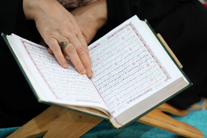 تصاویر/ آیین ترتیل خوانی قرآن کریم در امامزاده سید جعفر(ع) محمد استان یزد