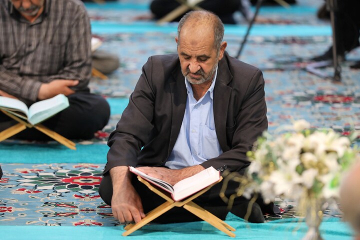 تصاویر/ آیین ترتیل خوانی قرآن کریم در امامزاده سید جعفر(ع) محمد استان یزد