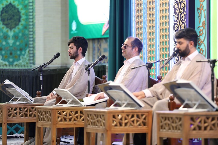 تصاویر/ آیین ترتیل خوانی قرآن کریم در امامزاده سید جعفر(ع) محمد استان یزد