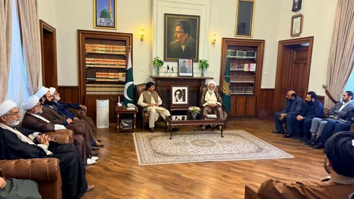 مختلف علمائے کرام کے وفد کی گورنر پنجاب سے اہم ملاقات / نصابِ تعلیم سمیت مختلف امور پر گفتگو