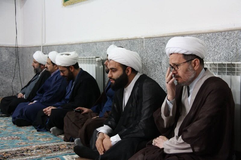 جلسه هماندیشی مبلغین ماه مبارک رمضان در هرسین برگزار شد+تصاویر
