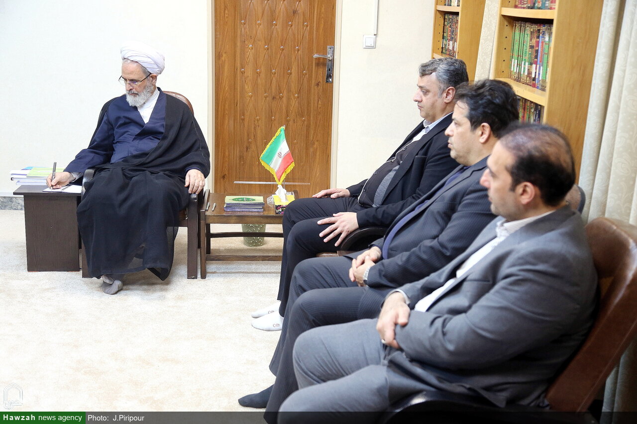 اصناف قم حامی انقلاب اسلامی و پای کار مردم / درخواست حمایت ویژه از دولت برای رفع مشکلات اصناف