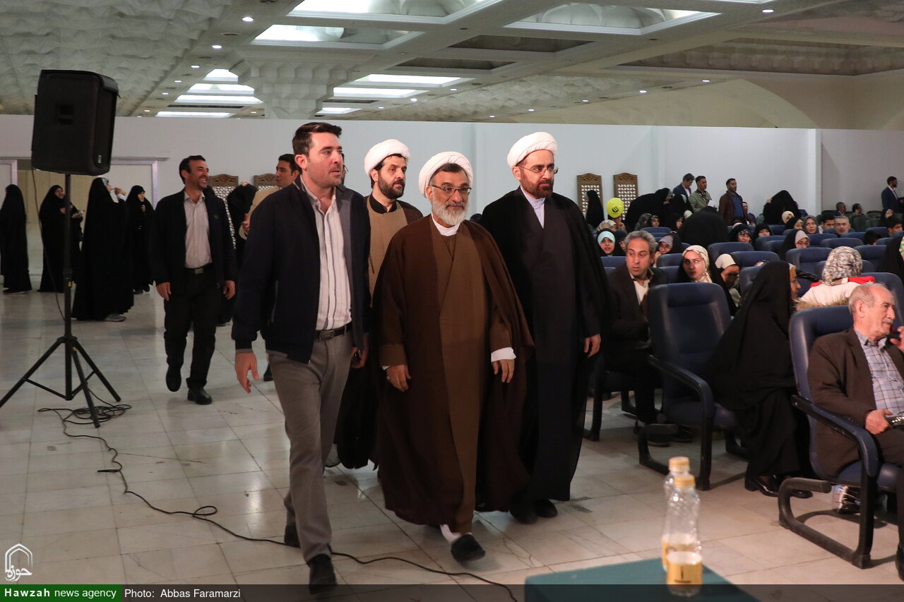 بازدید دبیر شورای عالی انقلاب فرهنگی از نمایشگاه قرآن