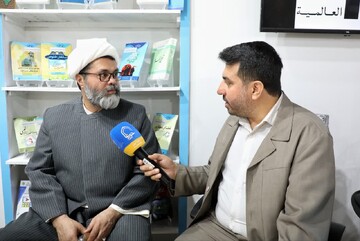 ارائه مشاوره حقوقی در رابطه با موقوفات حوزوی در سی‌و سومین نمایشگاه بین‌المللی قرآن