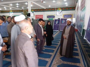 تصاویر/ بازدید مسئولان شهرستان نرماشیر از نمایشگاه «زندگی با آیه‌ها»