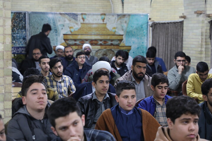 تصاویر| کرسی آزاداندیشی با موضوع «آینده شغلی طلبه»