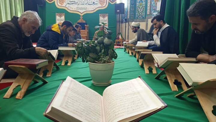 تصاویر/برگراری محفل جزء خوانی قرآن کریم در مدرسه علمیه نورآباد