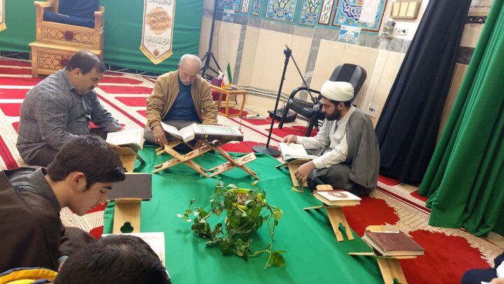 تصاویر/برگراری محفل جزء خوانی قرآن کریم در مدرسه علمیه نورآباد