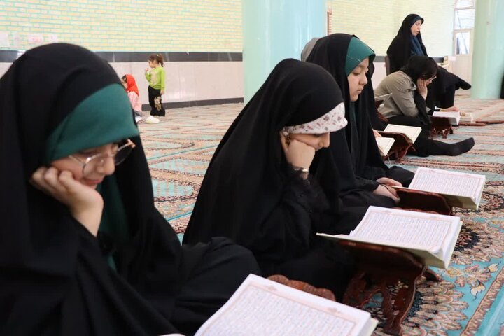 تصاویر/ آیین جمع خوانی قرآن کریم در تکاب