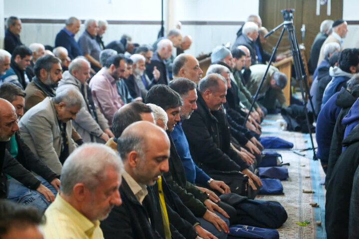تصاویر/ مراسم تکریم خانواده شهدای فتنه آمریکایی صهیونسیتی دی ماه در مسجد ولیعصر(عج)