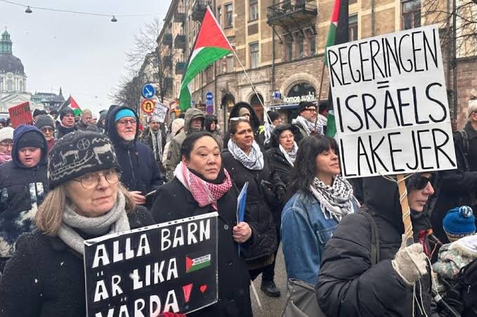 سوئیڈن میں فلسطین کی حمایت میں مظاہرے / غزہ میں جاری بحران کے حوالے سے فوری اور سنجیدہ اقدامات کا مطالبہ