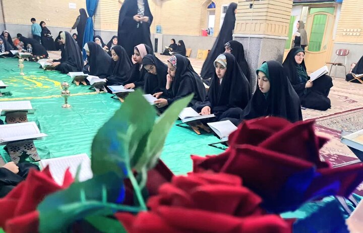 تصاویر/ چهارمین‌ شب محفل قرآنی دختران دوراهک