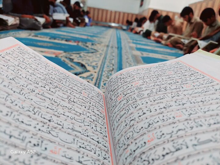 برگزاری برنامه جزءخوانی و تفسیر قرآن در حوزه علمیه پیامبر اعظم(ص)