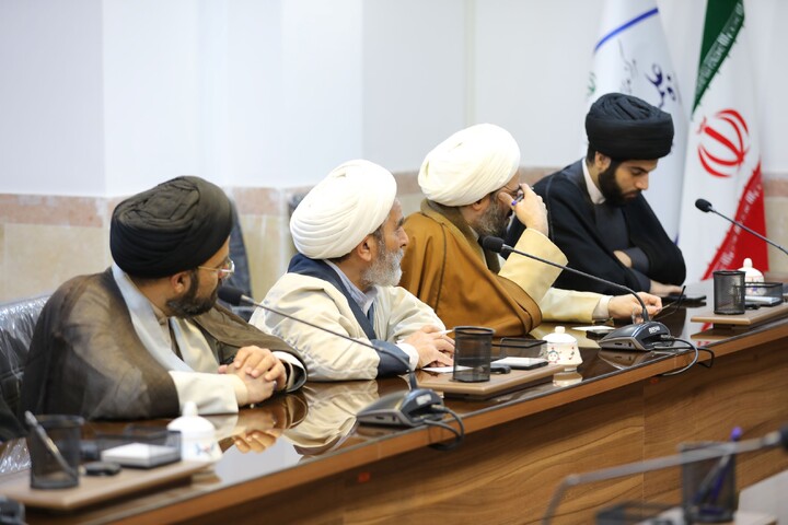 تصاویر/ جلسه بصیرتی با موضوع جنگ ترکیبی و "جنگ آری یا خیر؟