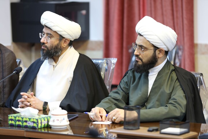 تصاویر/ جلسه بصیرتی با موضوع جنگ ترکیبی و "جنگ آری یا خیر؟