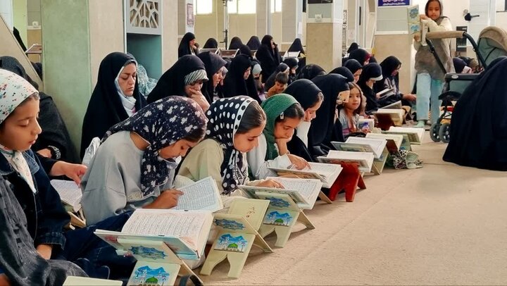 تصاویر/ محفل جزءخوانی قرآن کریم در شهر رابر