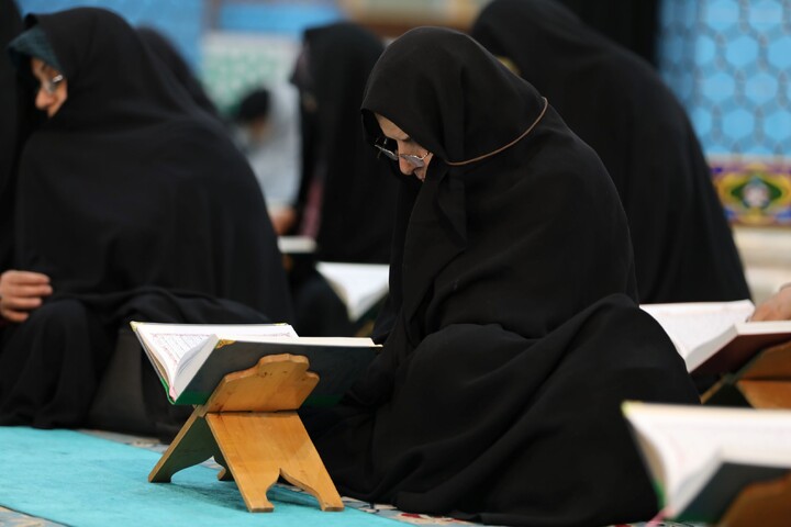 تصاویر/ آیین ترتیل خوانی قرآن کریم در امامزاده سید جعفر(ع) محمد استان یزد