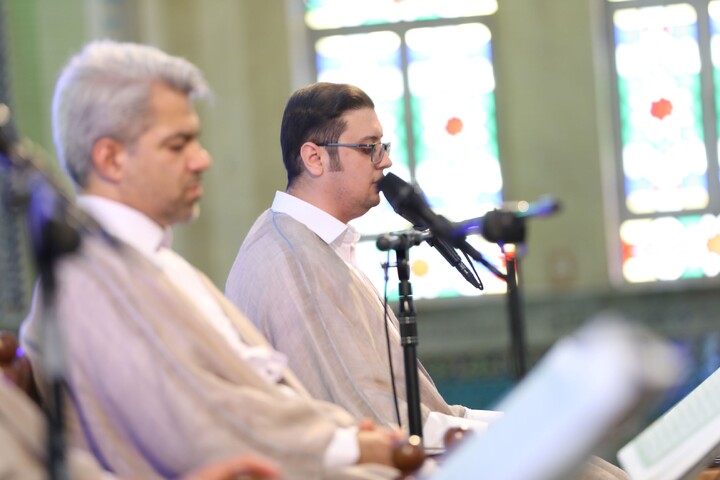 تصاویر/ آیین ترتیل خوانی قرآن کریم در امامزاده سید جعفر(ع) محمد استان یزد