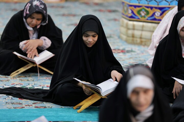 تصاویر/ آیین ترتیل خوانی قرآن کریم در امامزاده سید جعفر(ع) محمد استان یزد