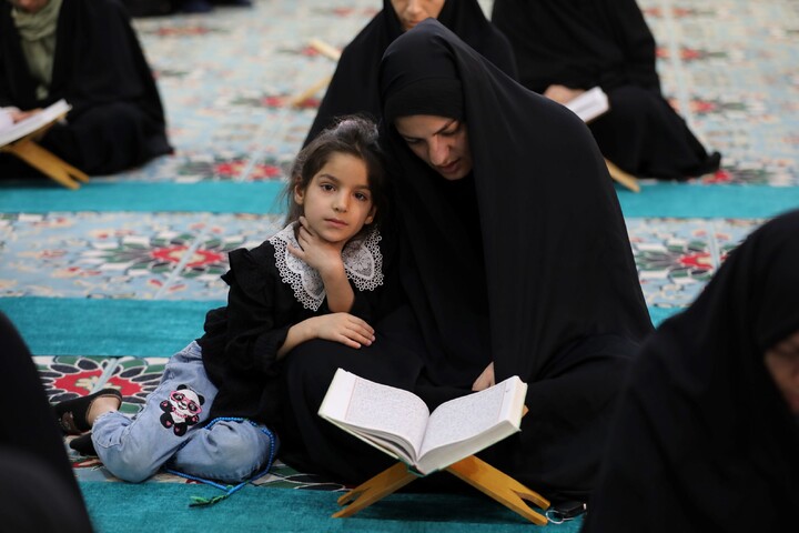 تصاویر/ آیین ترتیل خوانی قرآن کریم در امامزاده سید جعفر(ع) محمد استان یزد