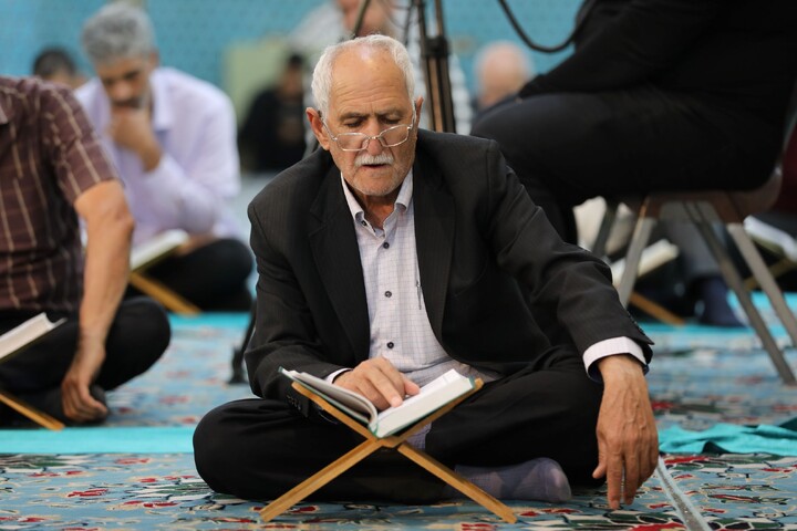 تصاویر/ آیین ترتیل خوانی قرآن کریم در امامزاده سید جعفر(ع) محمد استان یزد