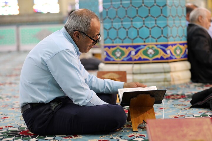 تصاویر/ آیین ترتیل خوانی قرآن کریم در امامزاده سید جعفر(ع) محمد استان یزد