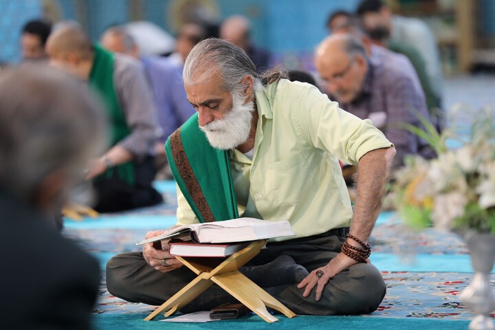 تصاویر/ آیین ترتیل خوانی قرآن کریم در امامزاده سید جعفر(ع) محمد استان یزد