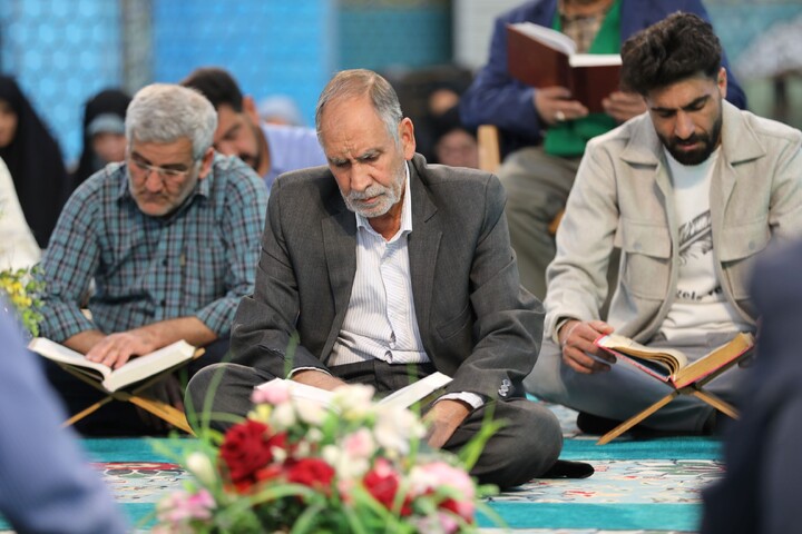 تصاویر/ آیین ترتیل خوانی قرآن کریم در امامزاده سید جعفر(ع) محمد استان یزد