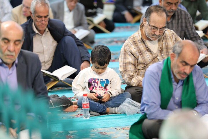 تصاویر/ آیین ترتیل خوانی قرآن کریم در امامزاده سید جعفر(ع) محمد استان یزد